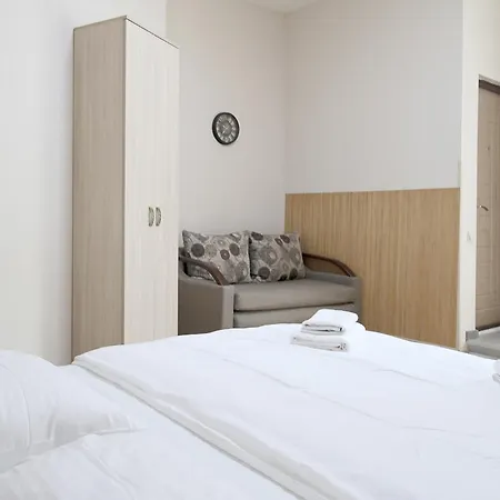 Apartment Doroshenka 25 *