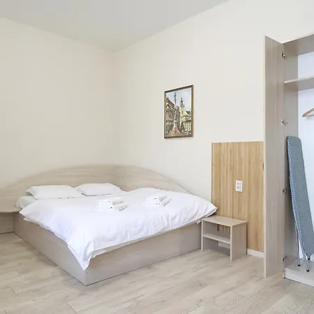 Doroshenka 25 * Lviv