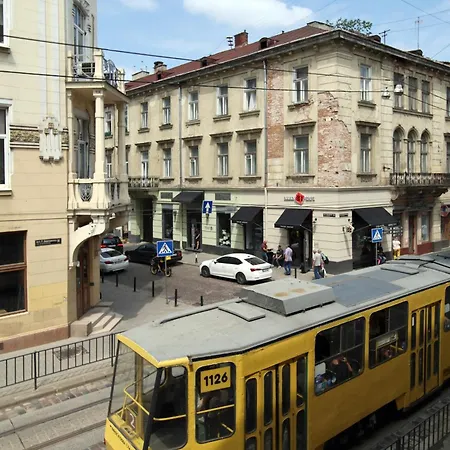 Doroshenka 25 * Lviv