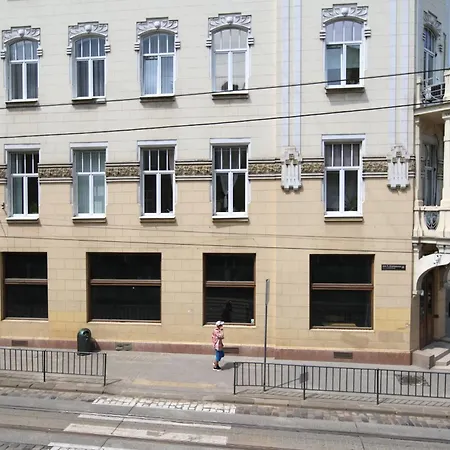 Doroshenka 25 *
